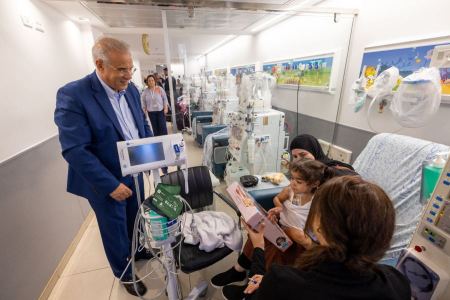 "بيت مال القدس" ترسم البسمة على وجوه الأطفال المصابين بالسرطان وأمراض الكلى في "المطلع" 